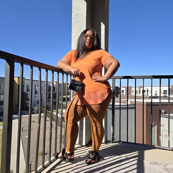 Merona Shrink resistant flowy top - Picture 1 of 9